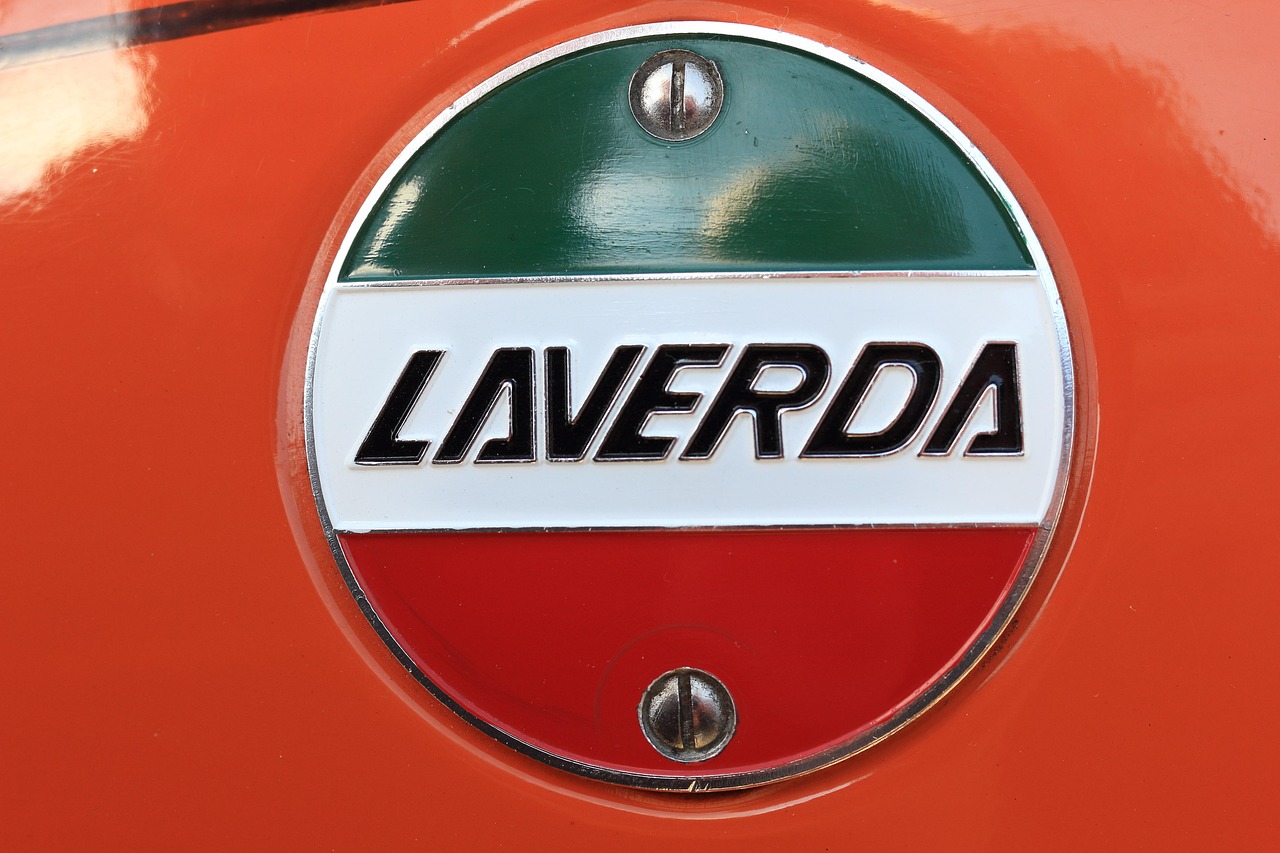 découvrez l’univers de laverda, marque emblématique de motos italiennes et de moissonneuses-batteuses, son histoire, ses modèles légendaires et toute l’actualité autour de ce nom de légende.